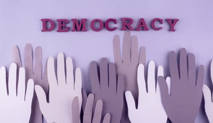 آشنایی با دموکراسی