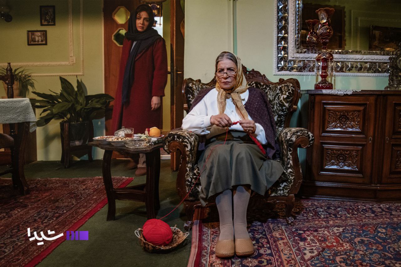 خلاصه کتاب بامداد خمار