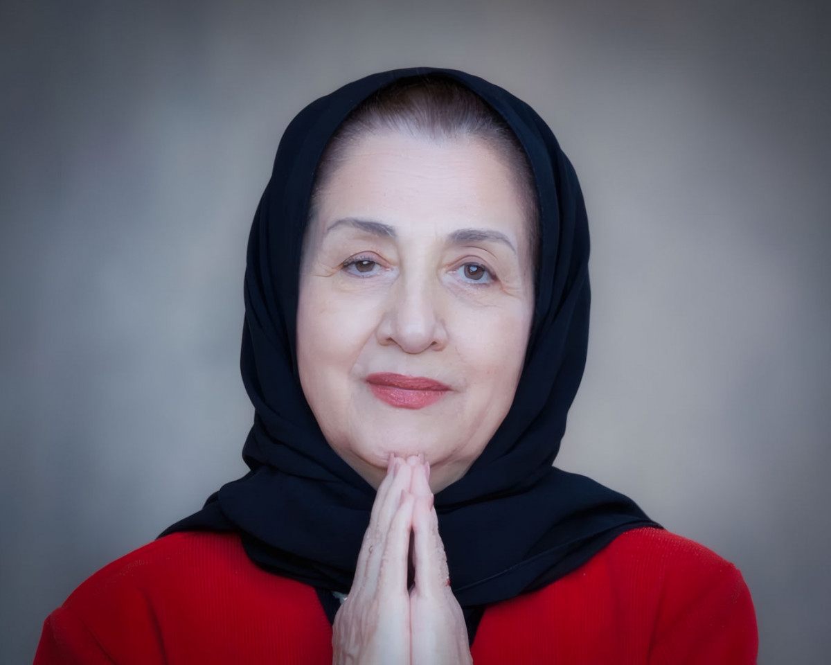 نویسنده کتاب بامداد خمار